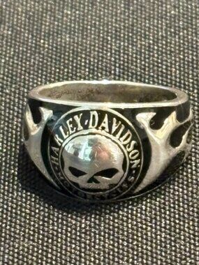 Harley-Davidson® Men's Silver Willie G Skull Flames Black Enamel Ring